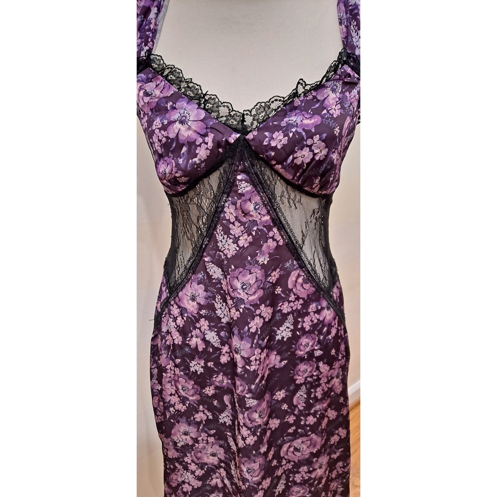 S Pretty Damage Vixen Dress Purple Floral Lace Cut Outs Y2K - Picture 9 of 10